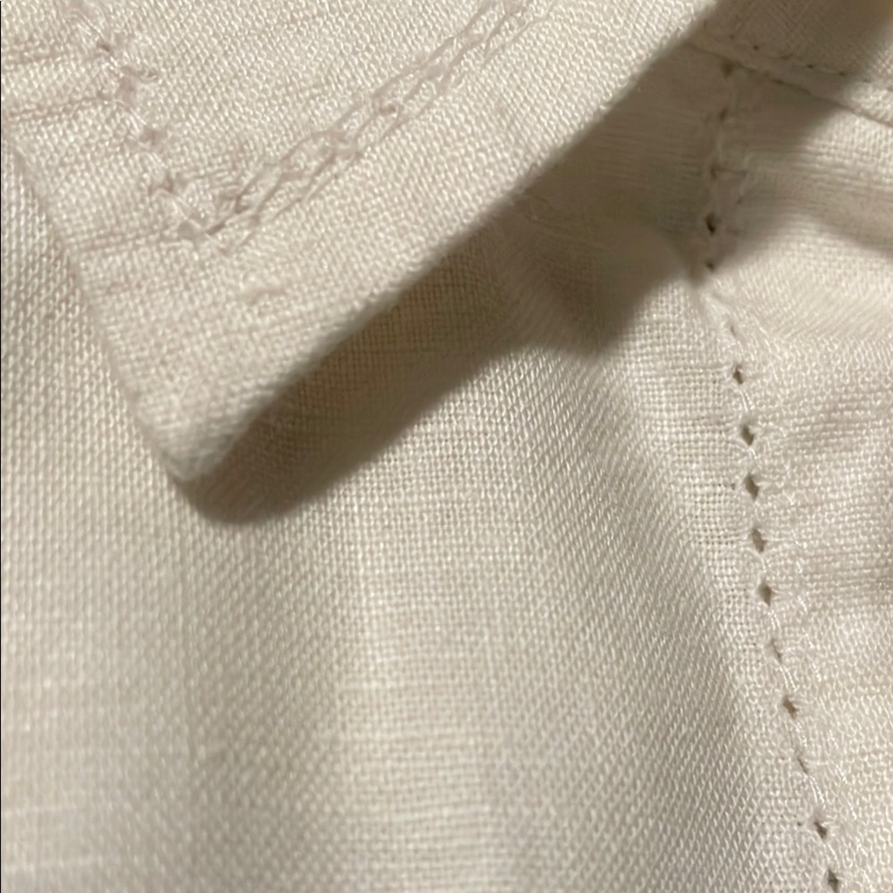 White Cotton Blouse with Classic Collar and Short Sleeves Blouse - Picture 6 of 6